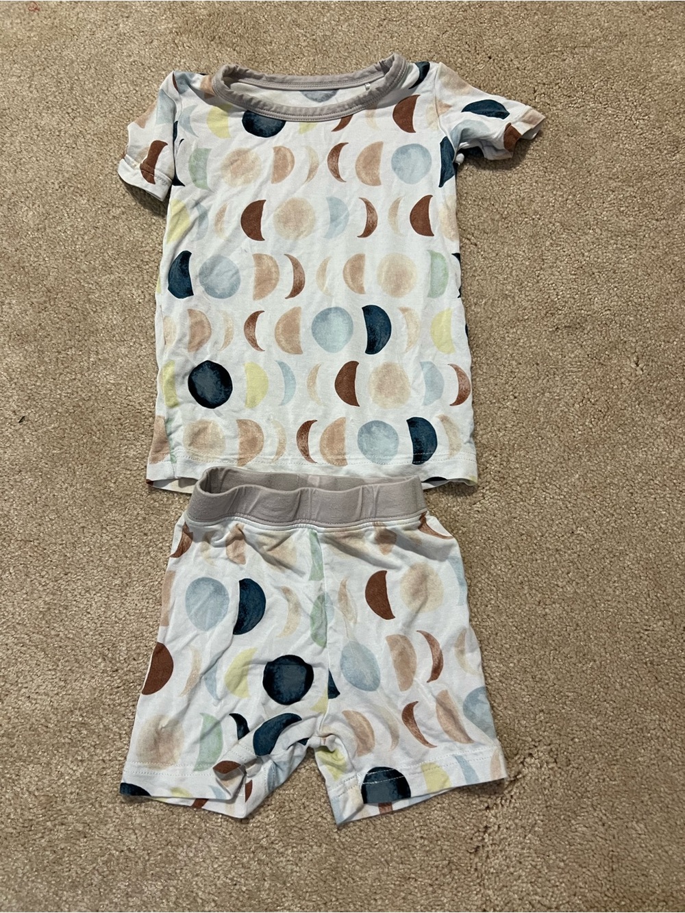 Little Sleepies Luna Nuetral Moons Shorts Pajama Set size 12-18 months